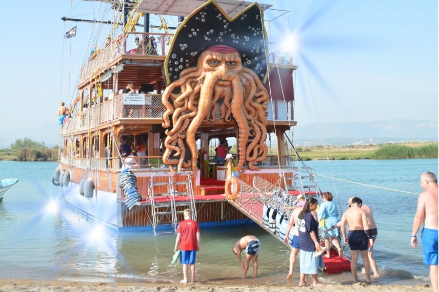 Manavgat Boat Tour and Bazaar Visit