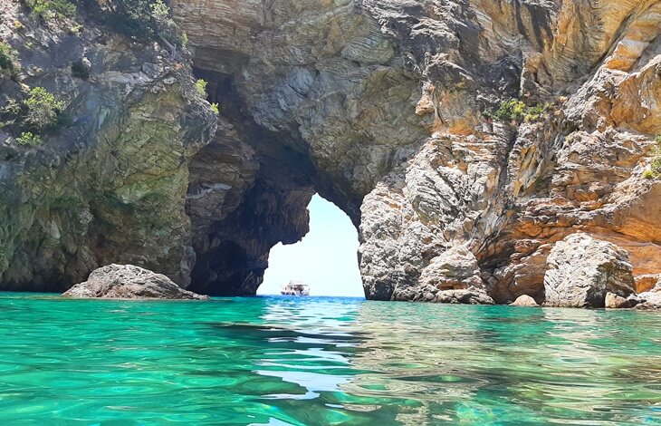 Alanya'da Gezilecek Yerler 26 Delik Deniz Kral Koyu